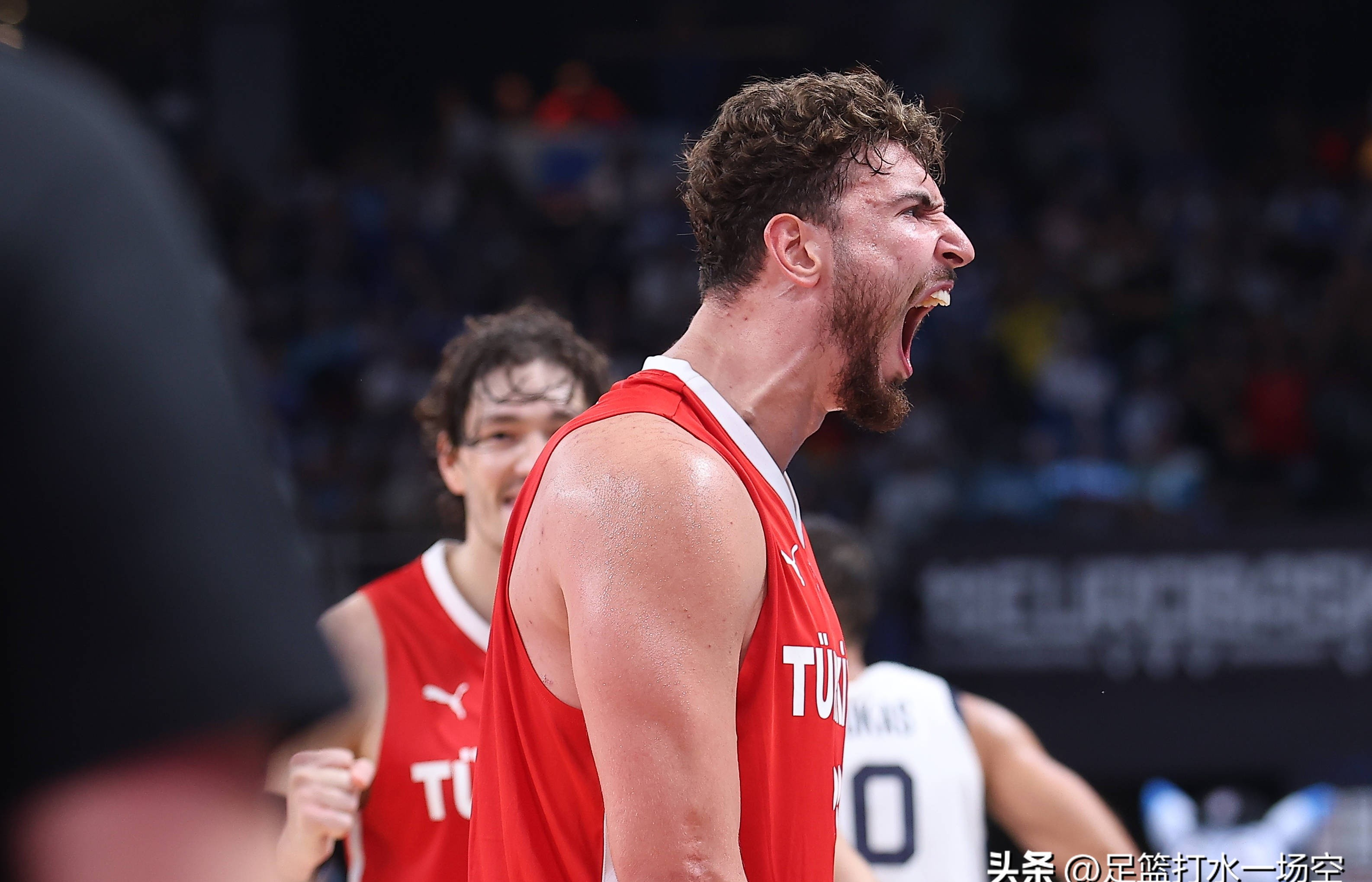 赛后CBA季后赛焦点战，纽卡斯尔战术微调，话题不断，年轻球员得到机会的简单介绍